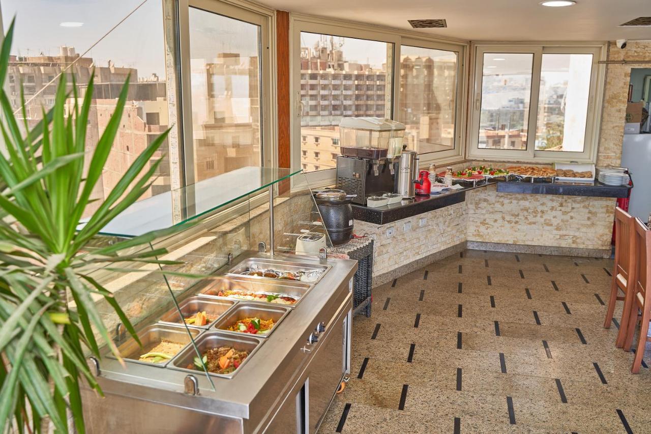 Pyramids Quen Hotel Кайро Екстериор снимка
