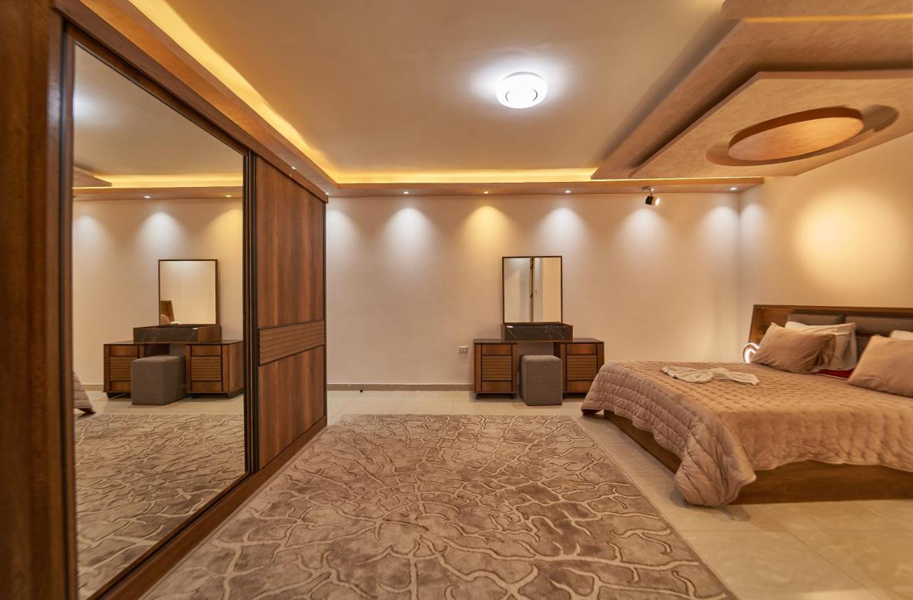 Pyramids Quen Hotel Кайро Екстериор снимка