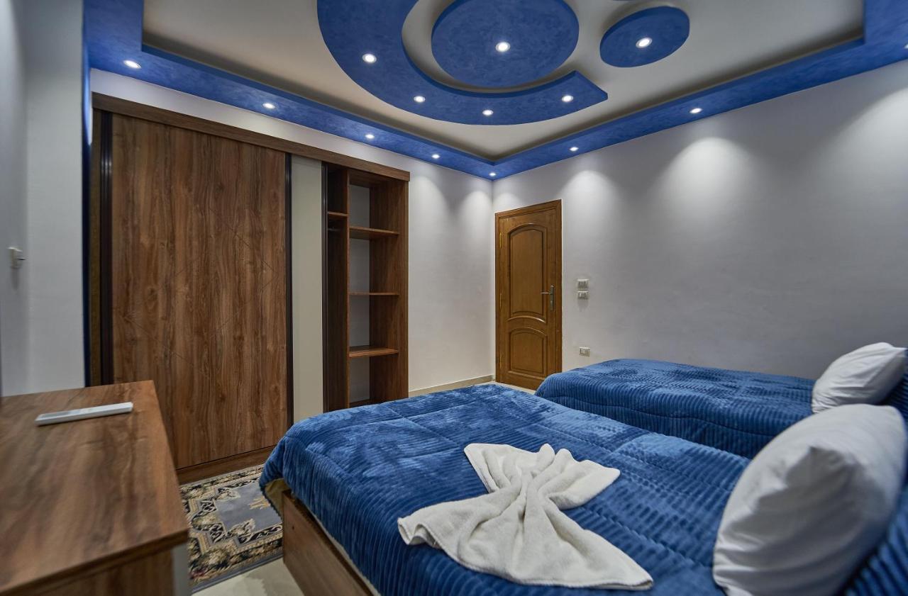 Pyramids Quen Hotel Кайро Екстериор снимка